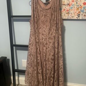 Elegant Lace Sleeveless Dress